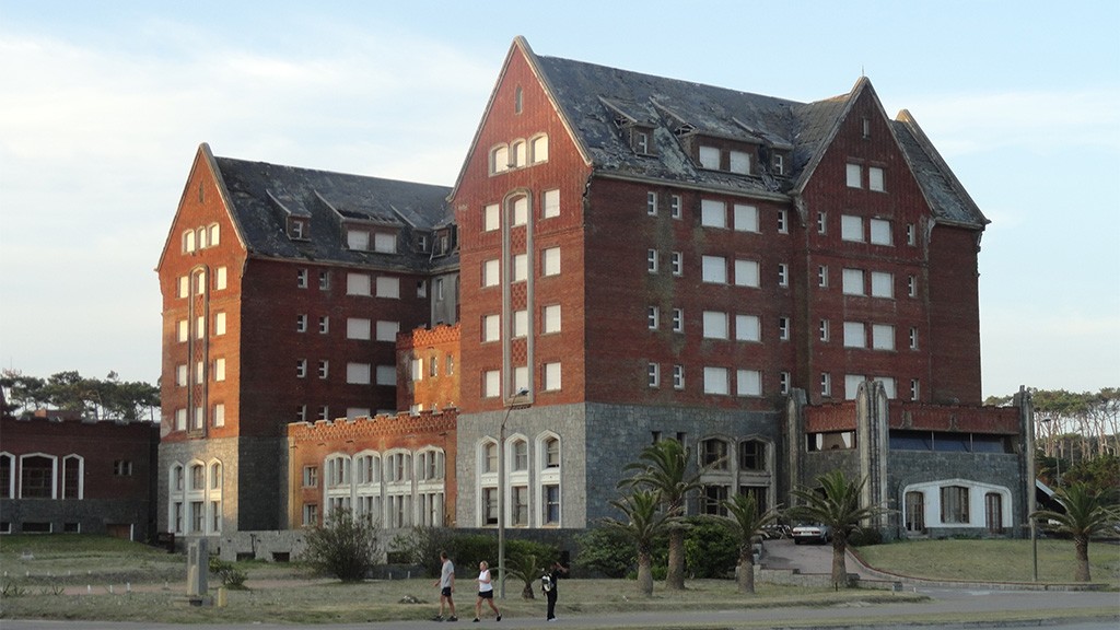 Vázquez aceptó iniciativa para construir un casino en el ex hotel San Rafael