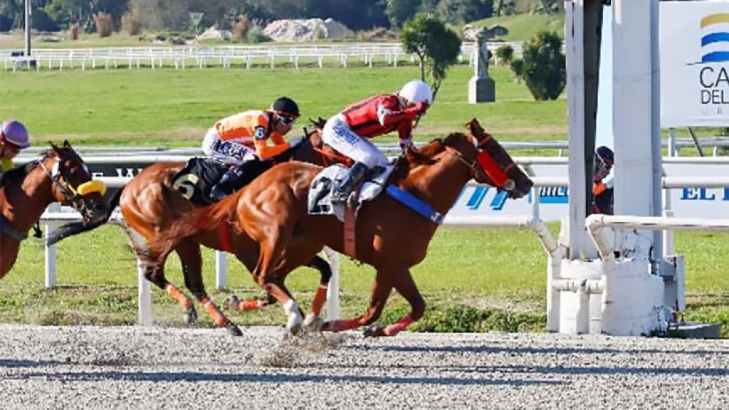 El Hipódromo de Maroñas vivió una fiesta con el inicio de la Triple Corona 