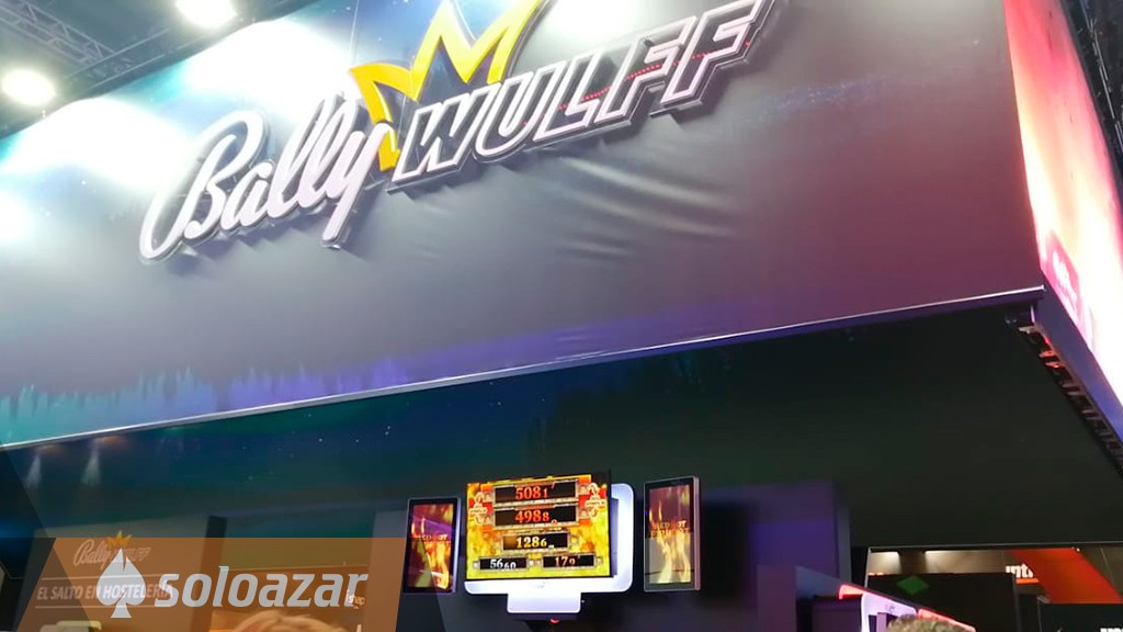  BALLY WULFF brilla en la escena internacional de ICE London