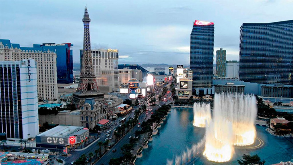 Las Vegas Strip sees big crowds as capacity limits set to ease
