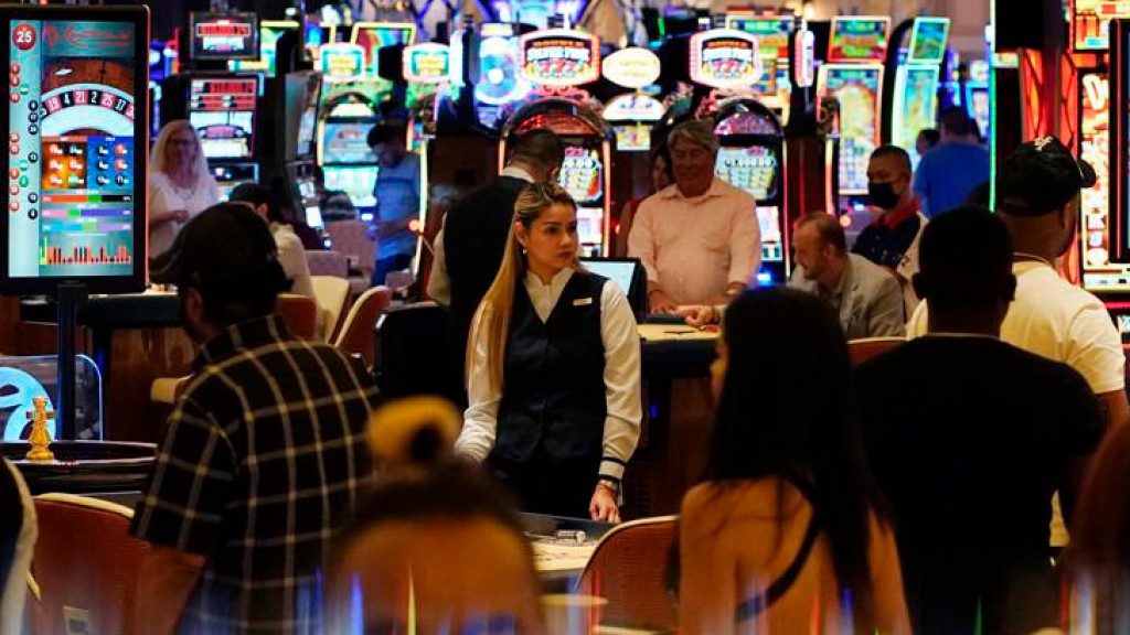 Las Vegas is bouncing back, but the virus is on the rise too