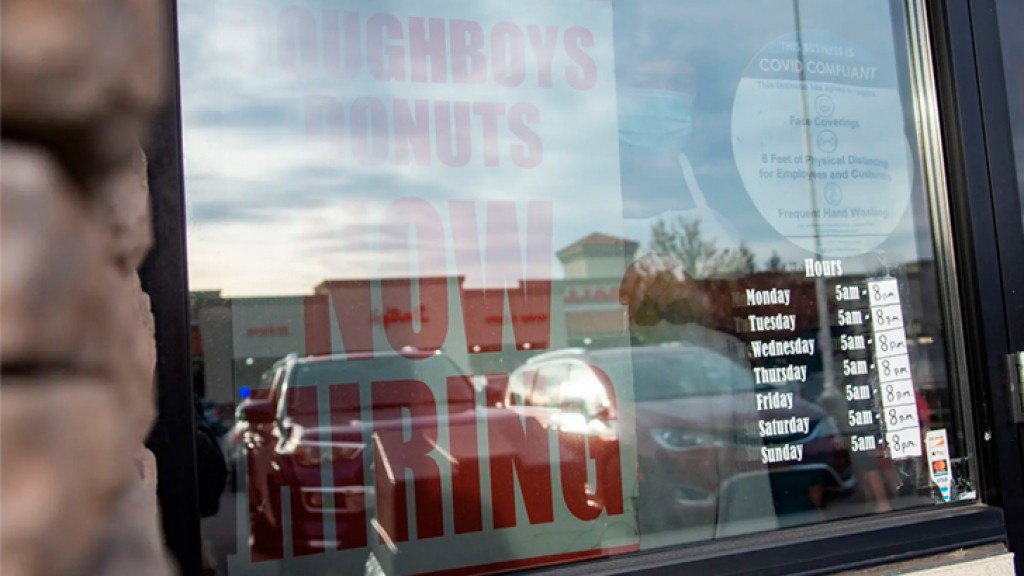 Clark County commissioners urge job seekers to seize on hiring rush before unemployment benefits expire