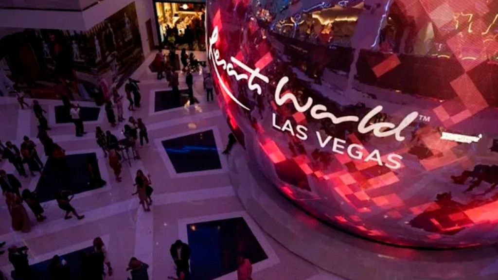 Las Vegas roars back to life with record gambling win