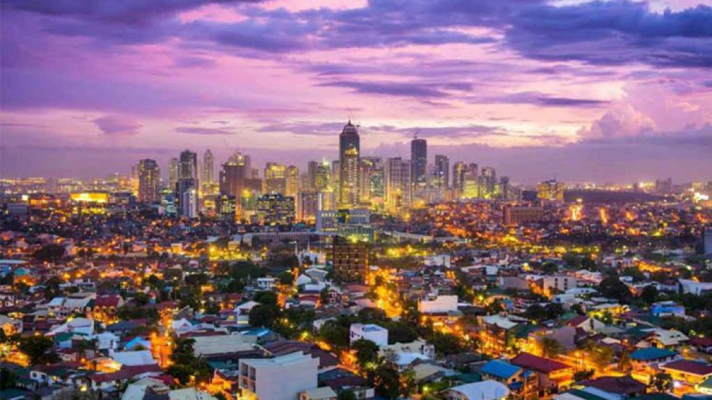 COVID alert level maintained for Manila as new case numbers continue to fall