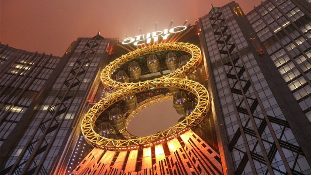 Hong Kong stocks slide and Macau casinos suffer due to new COVID variant