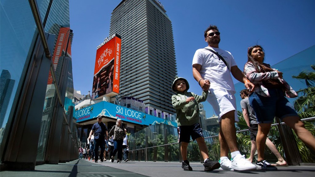 Gaming regulators approve MGM Resorts´ purchase of the Cosmopolitan operations