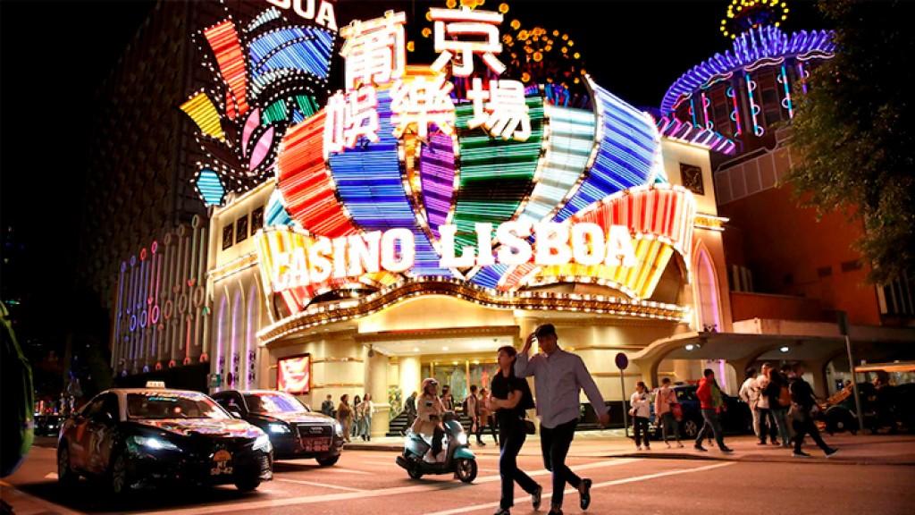 Macau shuts down amid COVID-19 outbreak but casinos remain open