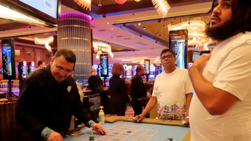NJ gambling revenue up 6.7% in July, but 5 casinos still lag