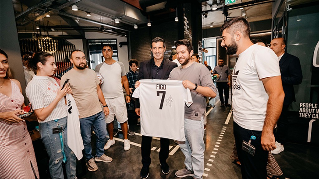 World footballing legend Luís Figo, Digitain’s brand ambassador, visits Armenia headquarters