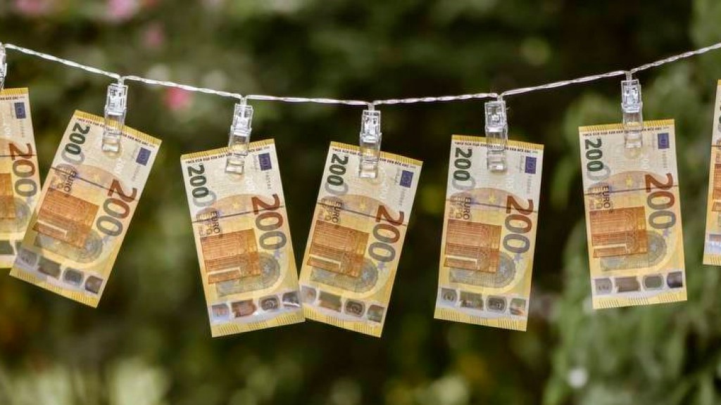 Money laundering: EU ups online gambling risk to highest level