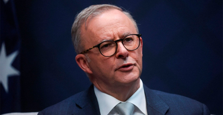 Australia urges to ban online gambling advertisements