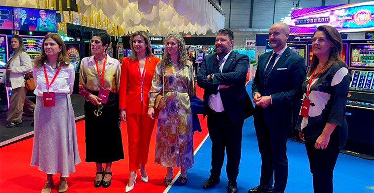 La Consejera de Hacienda inauguró FIJMA, que se llevó a cabo esta semana en Madrid