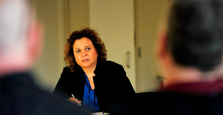 A blanket ban on credit card gambling takes effect as Australian government signals an industry crackdown