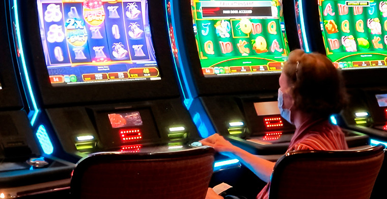 Australian leaders call on government to ban gambling advertisements