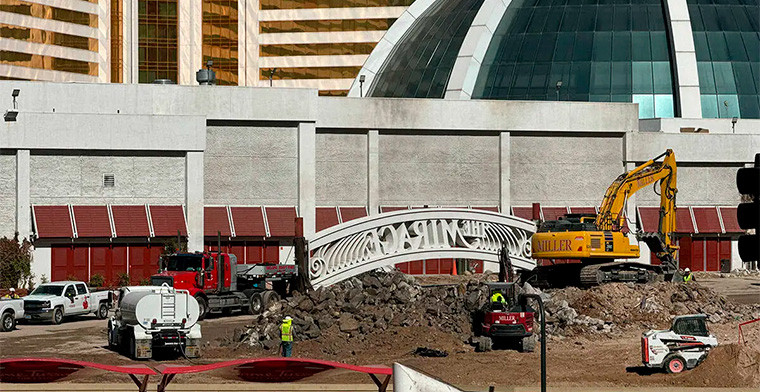 Hard Rock wants active gaming license during Strip resort construction