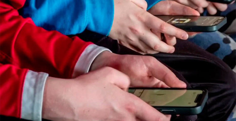 Sports gambling takes a toll on Americans' checkbooks, research shows