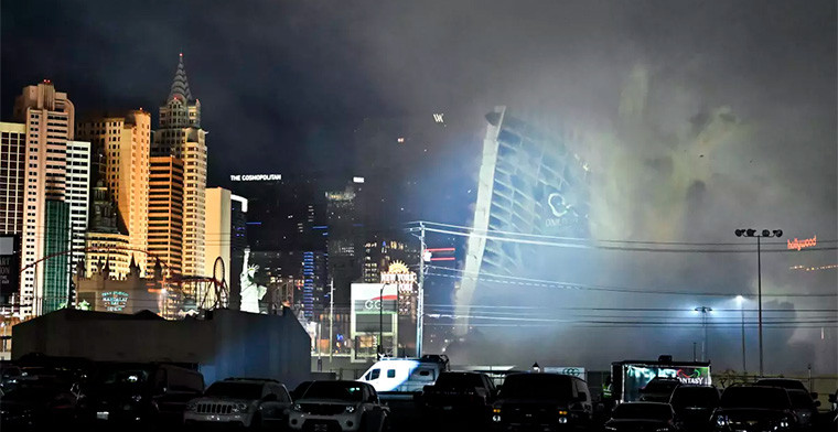 Las Vegas se despidió del Tropicana con una llamativa implosión de casino