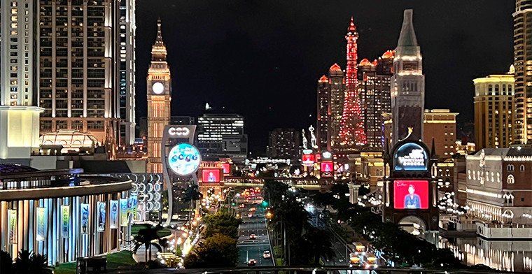 Global Gaming Revenue in Macau for the first 20 days of october was US$1.8 B