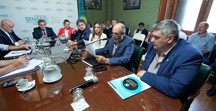 El Senado bonaerense comenzó a tratar la ley integral del juego, pese al faltazo de las autoridades de Lotería y Casinos