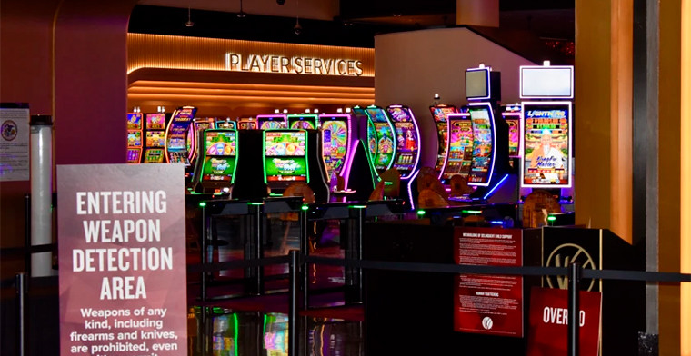 New massive, suburban casino open for business in Chicago area