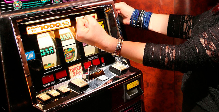 Trabajadores de salones de juego de Navarra anuncian acciones legales contra el Gobierno tras aprobar el Reglamento del sector