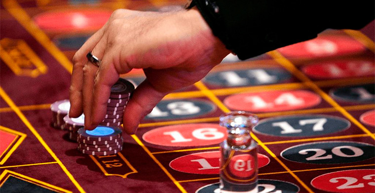 SCJ recuerda prohibición a funcionarios públicos para apostar en casinos