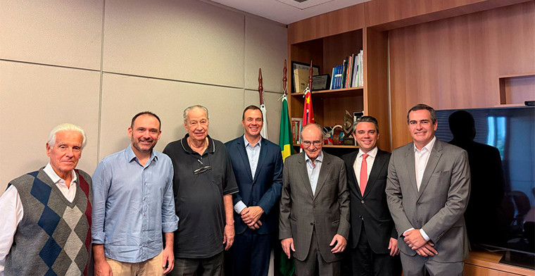 ANJL participa en una reunión en la Confederación Nacional de Servicios para hablar sobre el mercado regulado en Brasil