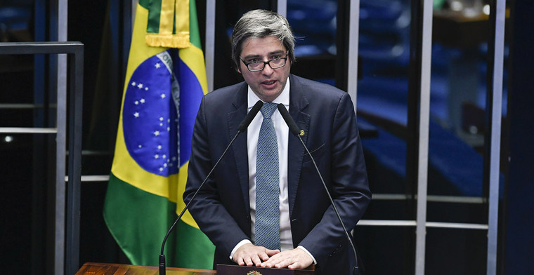 Brasil: Dois projetos para limitar publicidade de bets serão votados hoje: restrições por horário e proibição de famosos