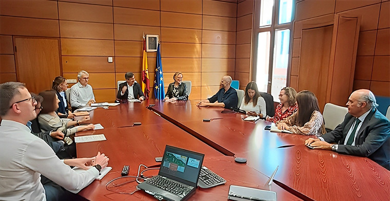 La DGOJ se reúne con expertos médicos y científicos para alertar sobre los riesgos de la suplantación de identidad en el juego online