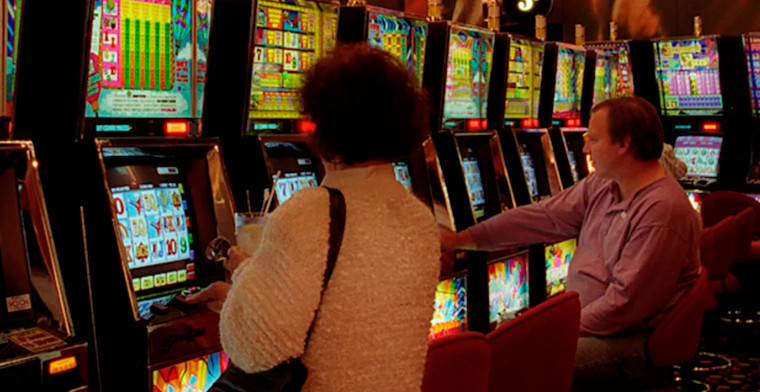 Star, Crown push NSW government to delay limits on cash use in casinos