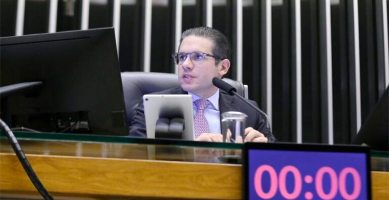 Congresso no Brasil resiste a aumento de imposto sobre apostas online