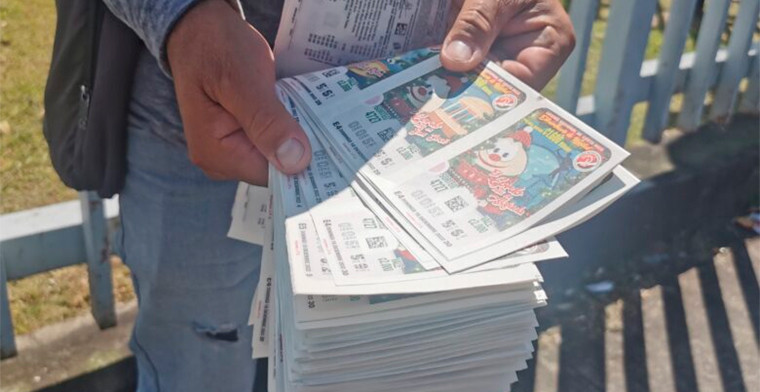 Costa Rica: Presentan proyecto de ley para regularizar a vendedores ilegales de lotería