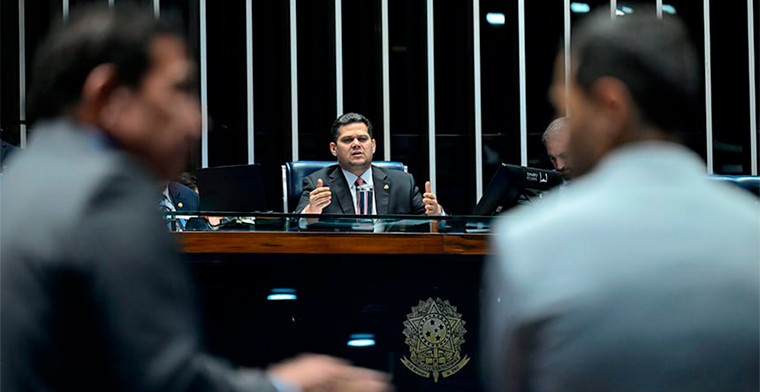 Aumento do IOF suspenso após análise da Câmara