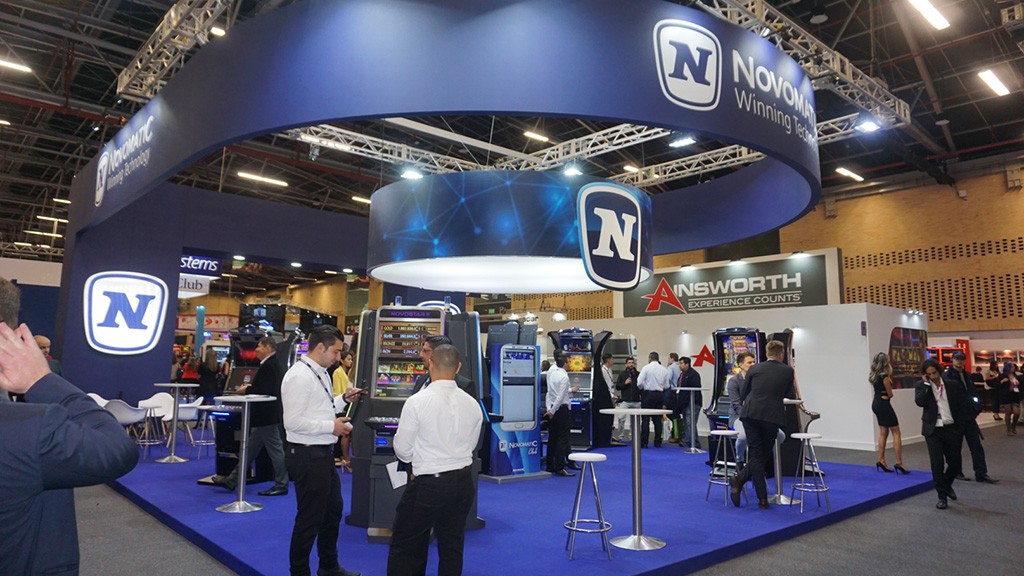 NOVOMATIC llevó una mezcla de máquinas, plataformas y juegos a Colombia