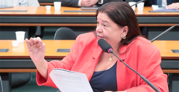 Comissão aprova criação de programa para ajudar pessoas com vício em jogos de azar