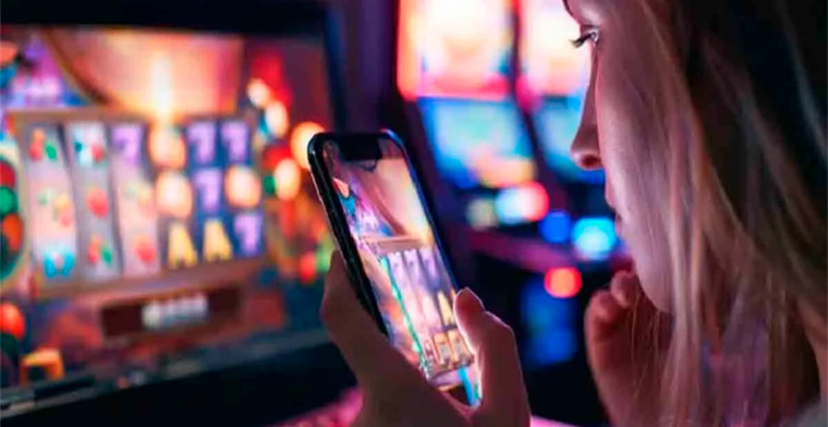 Lotería de la Ciudad de Buenos Aires cerró más de dos mil plataformas ilegales de apuestas y denunció a 110 influencers