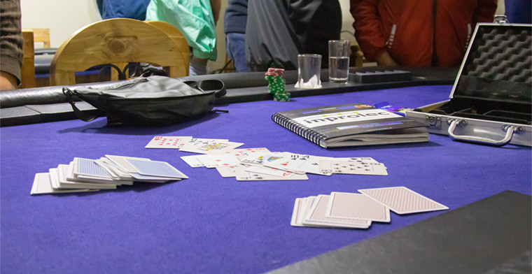 Golpe al juego ilegal en Bolivia: Se desmantela torneo de póker ilegal en La Paz