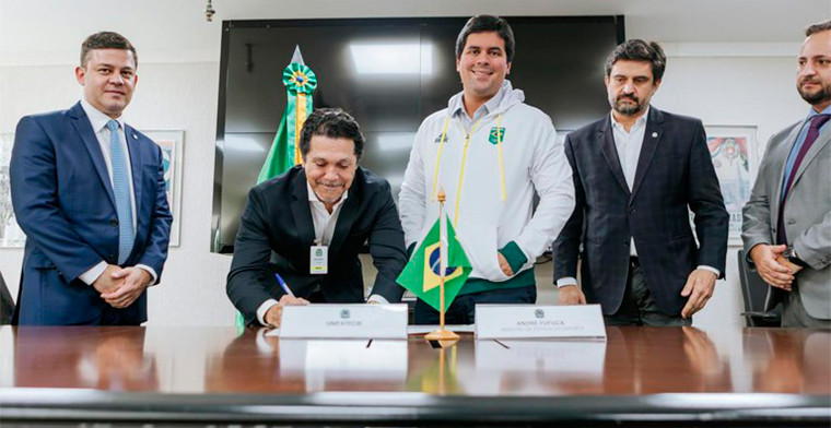 Ministério e UNIFATECIE anunciam 10 mil vagas em e-Sports