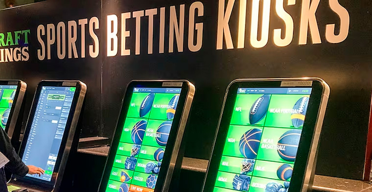 Waterloo Senator Pushes for Ban on Sports Betting Ads Targeting Youth