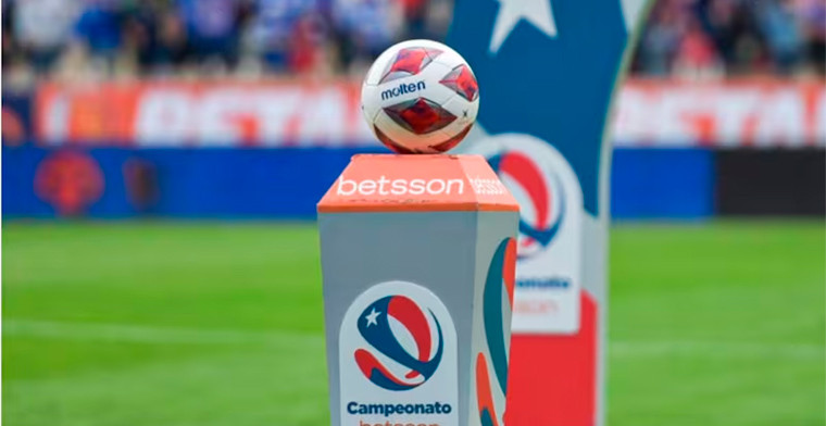 Polémica en Chile: clubes defienden publicidad de casas de apuestas en el fútbol tras dichos de la Asociación de Casinos