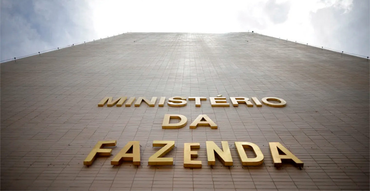 Governo prepara nova proposta para taxar apostas e bilionários após queda da MP do IOF
