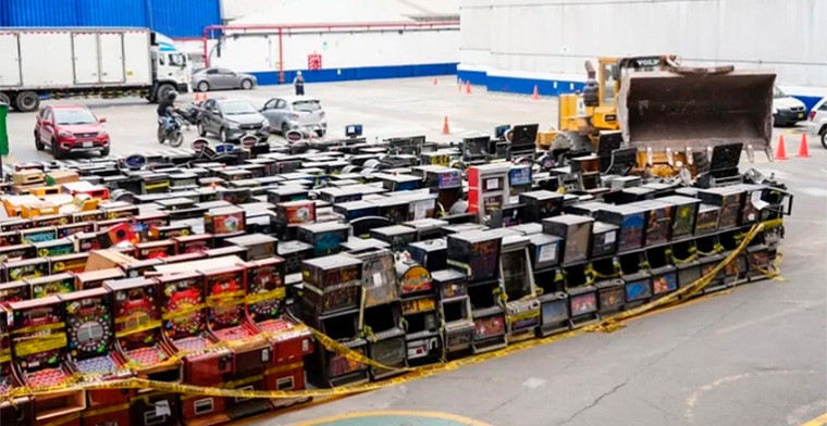 Fuerte golpe al juego ilegal en Perú: Más de 500 máquinas tragamonedas decomisadas