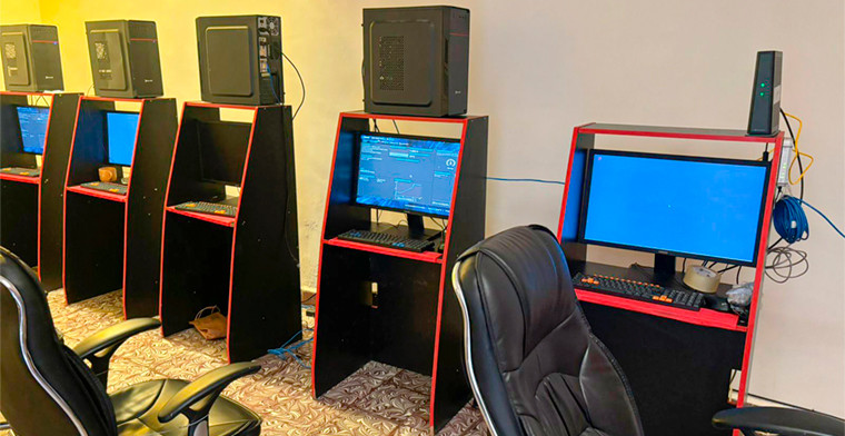 Tensión en Bolivia: AJ desmantela casa de juego ilegal y decomisa equipos tras violenta resistencia