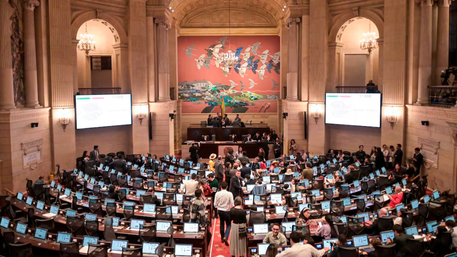 Reforma tributaria naufraga en Colombia y beneficia al sector de juegos de azar: no habrá IVA a apuestas ni casinos