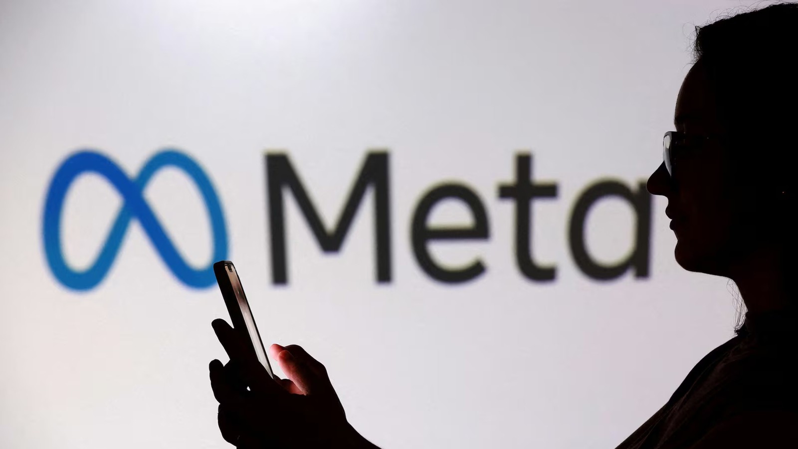 Controversy between The UK Gambling Commission and Meta over illegal  gambling ads