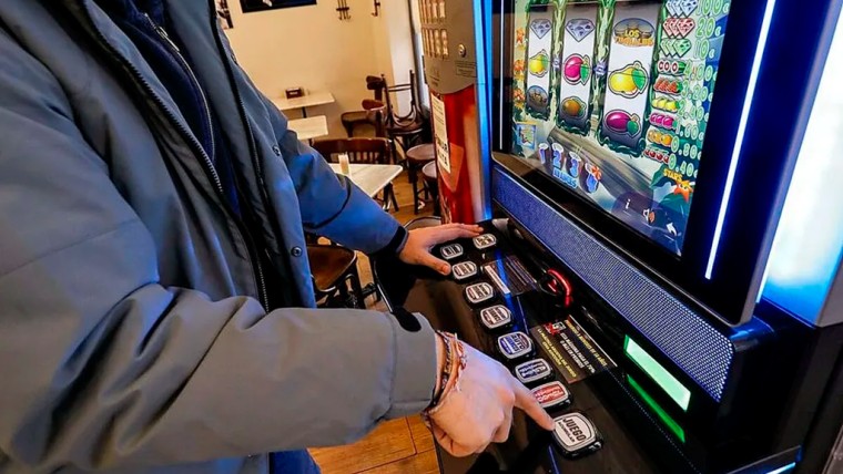 Castilla y León reduce los requisitos para poder operar máquinas tragamonedas