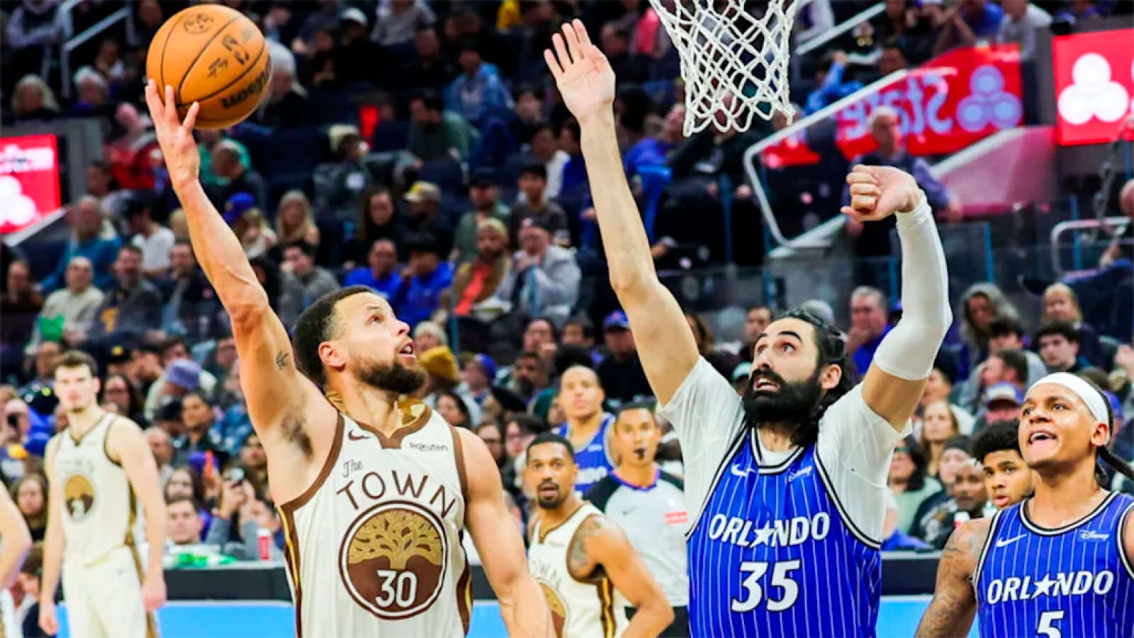 Nevada Sportsbooks Post 352% Revenue Surge as Football Delivers Record Profits