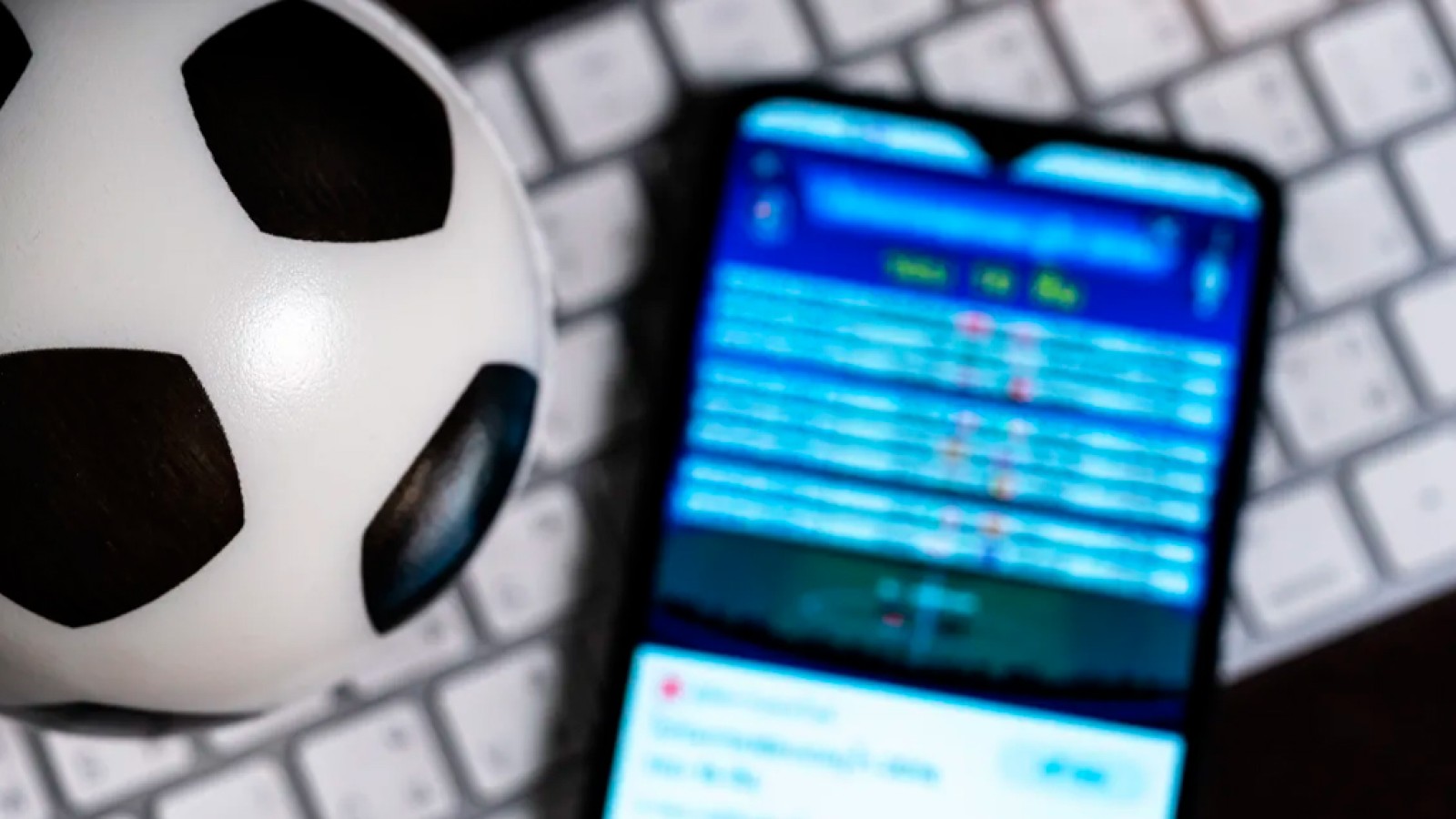 Nova taxação sobre apostadores pode afetar contratos de patrocínio entre bets e clubes de futebol, avalia setor