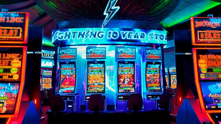 "Lightning 10 Year Storm" by Aristocrat Gaming Debuts at WinStar World Casino and Resort as US Rollout Begins