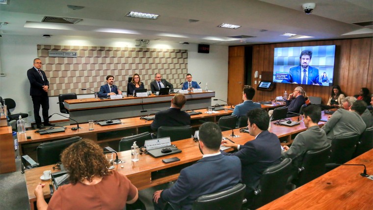 Governo e Esporte: Debate sobre a PEC da Segurança Pública